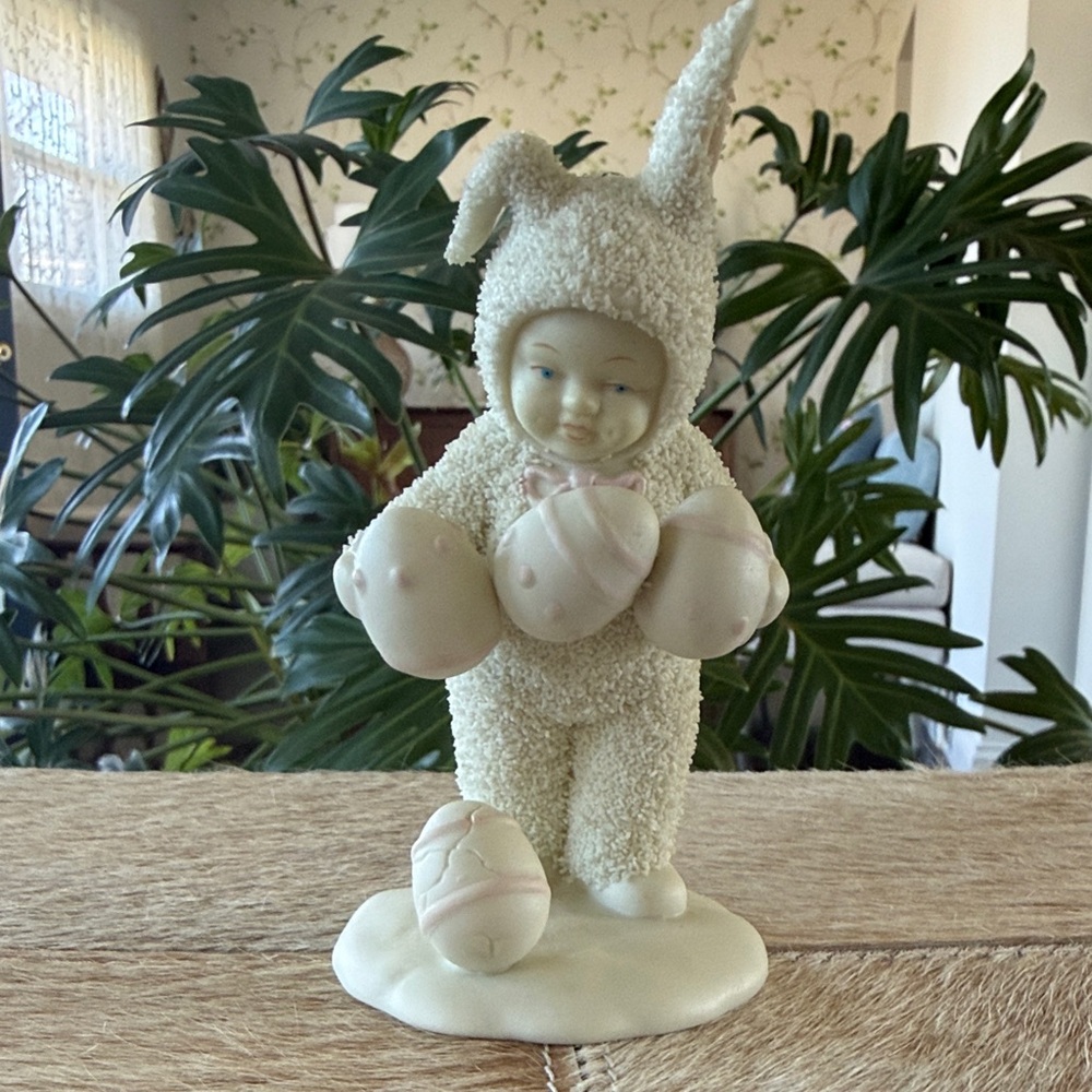 Department 56 Snowbunnies Porcelain Easter Figurine ‘Oops I Dropped One’